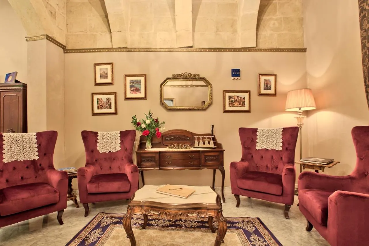 Hotel Julina Boutique Living Mosta 3*,